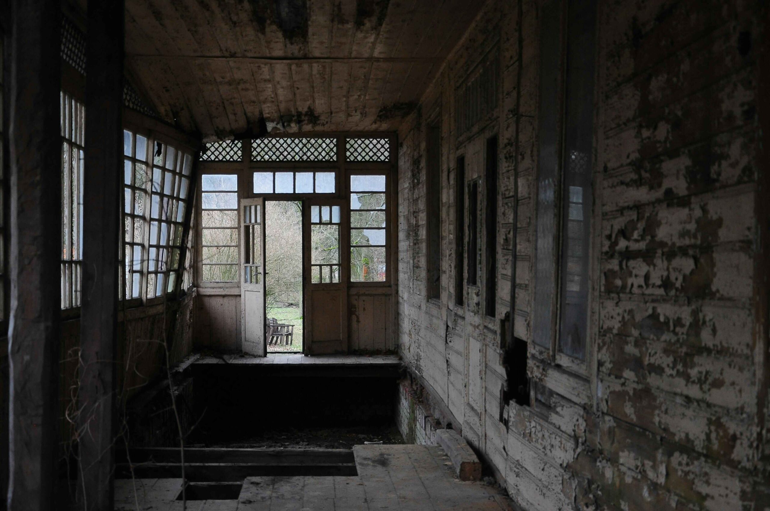 Guide to Rehabilitating Mold Issues of an Old House.